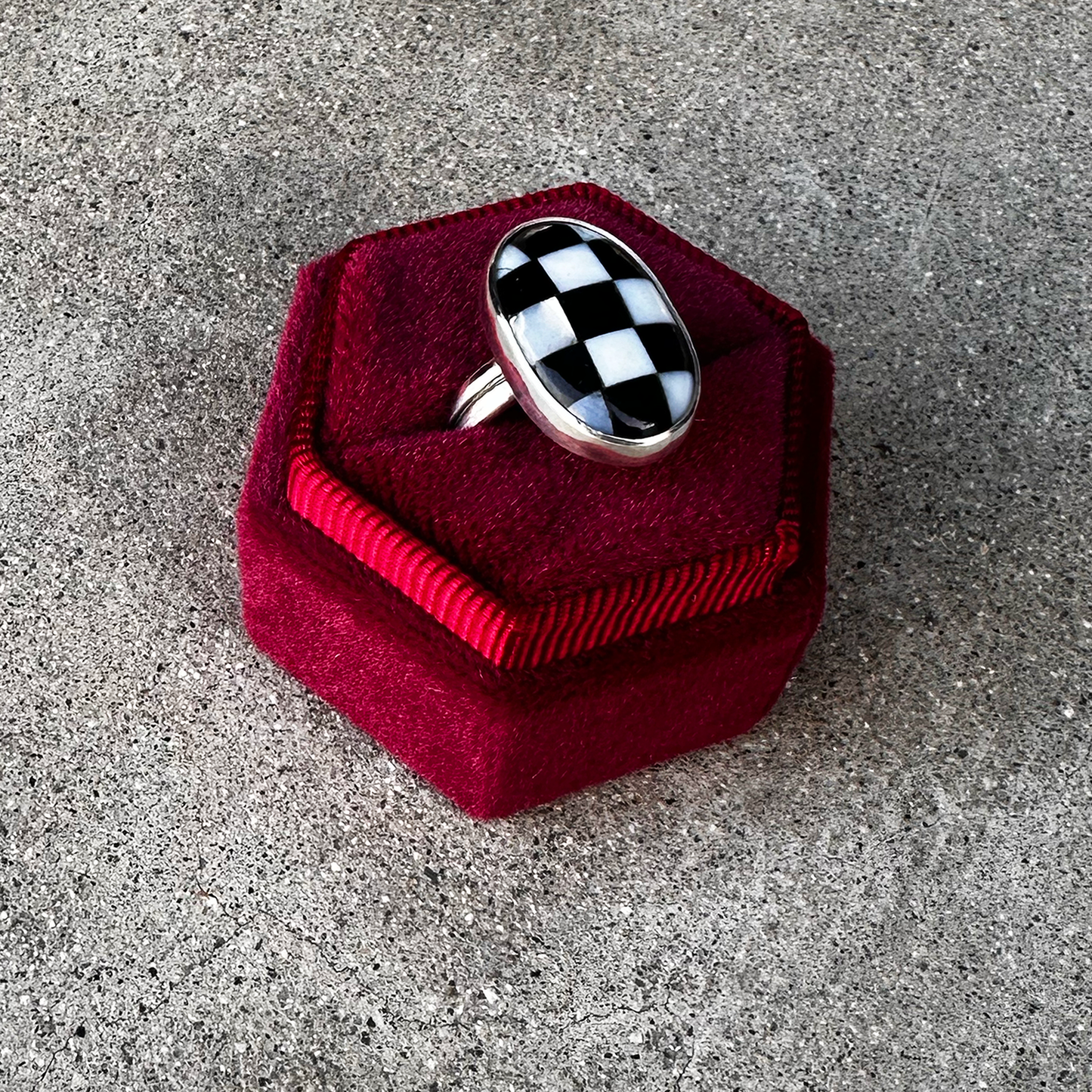 Checkered Oval Ring Size 6.5